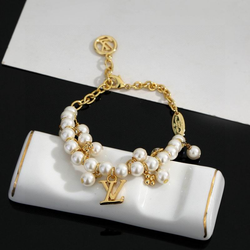 LV Bracelet 04yxs426 (3)