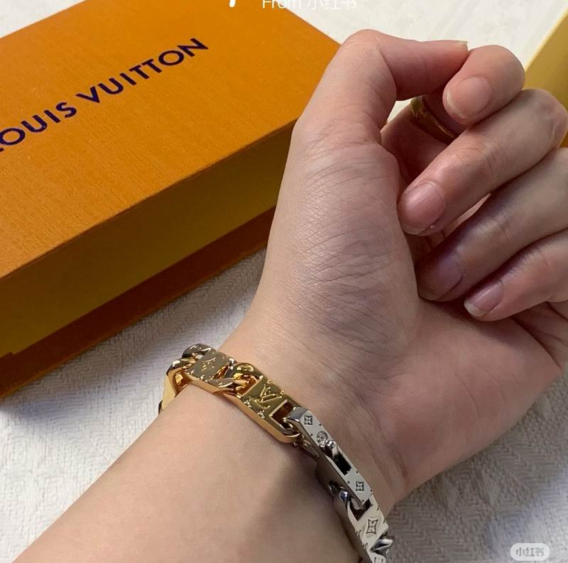 LV Bracelet 04yxs427 (5)