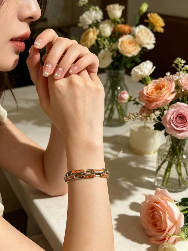 LV Bracelet 04yxs432 (6)