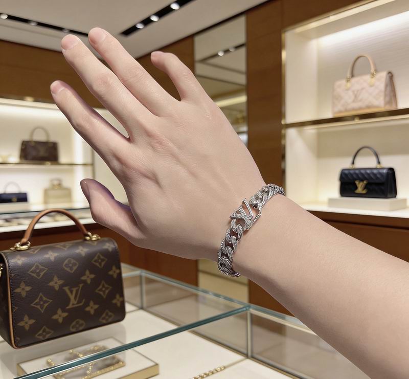 LV Bracelet 04yxs438 (4)