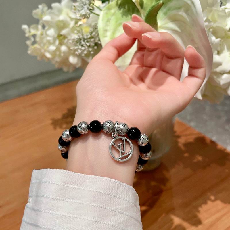 LV Bracelet 04yxs69 (1)