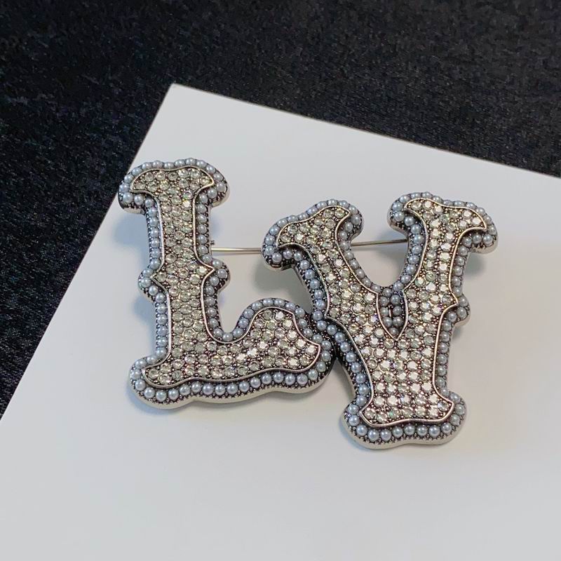 LV Brooch 03yxs02 (2)