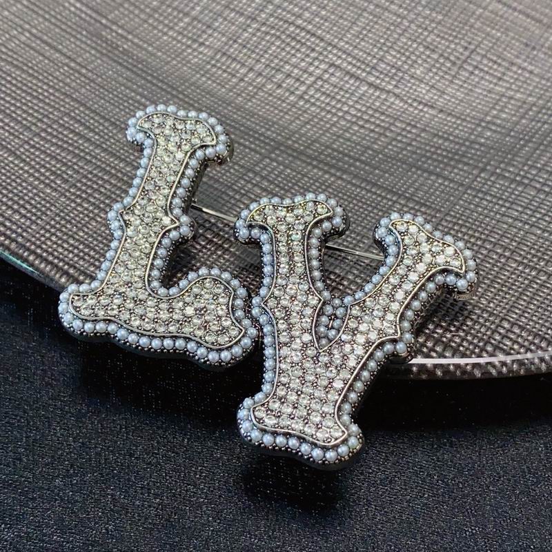 LV Brooch 03yxs02 (5)