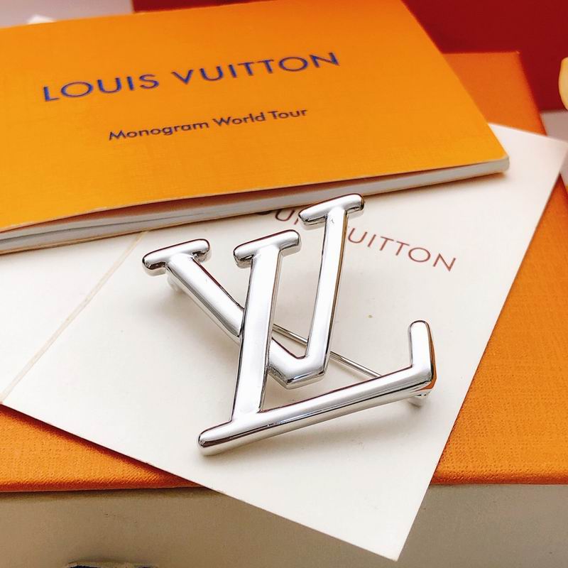 LV Brooch 03yxs06 (3)