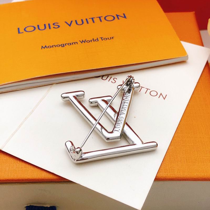 LV Brooch 03yxs06 (4)