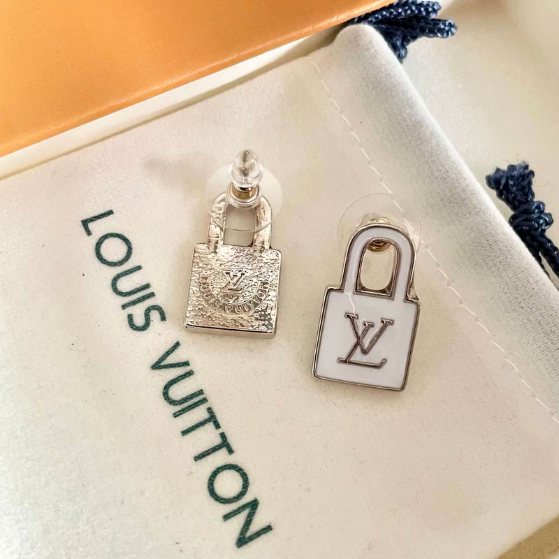 LV Earring 03yxs50 (10)