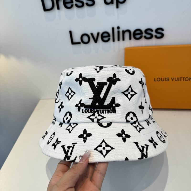 LV Hat dx (1064)
