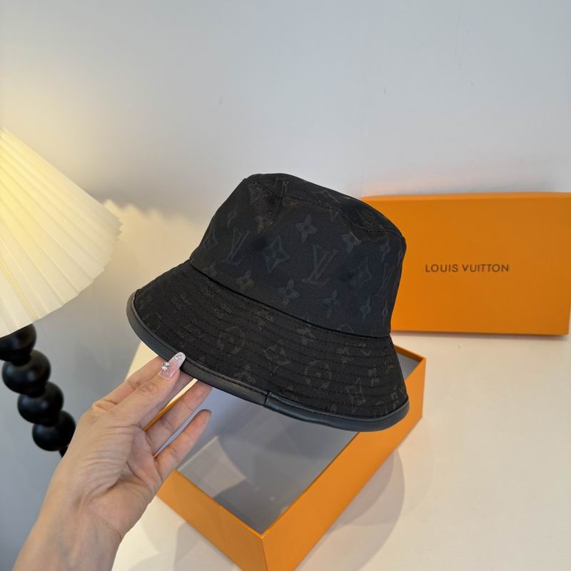 LV Hat dx (1068)