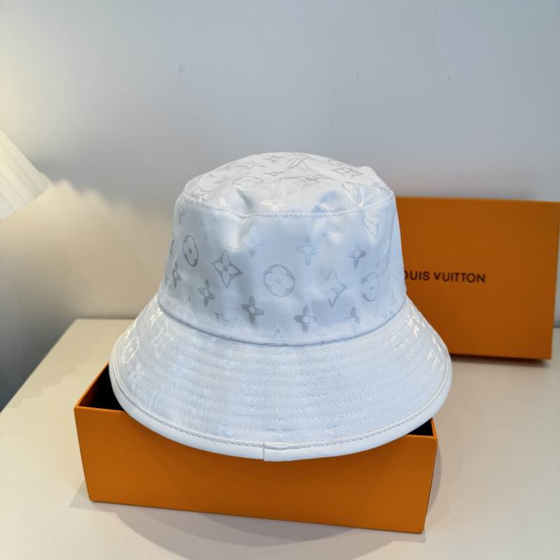 LV Hat dx (1079)