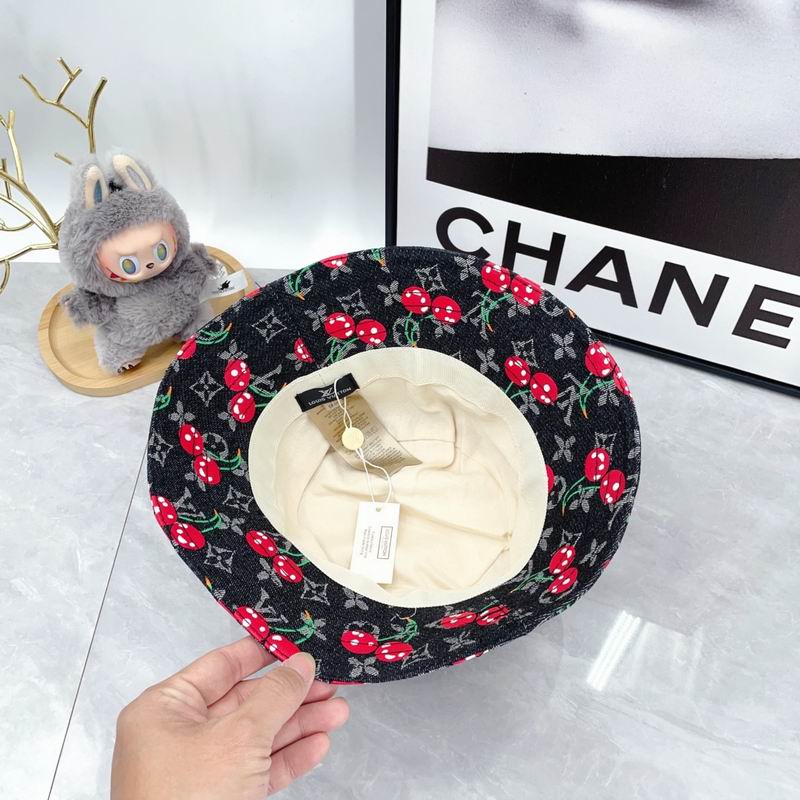 LV Hat dx (1671)