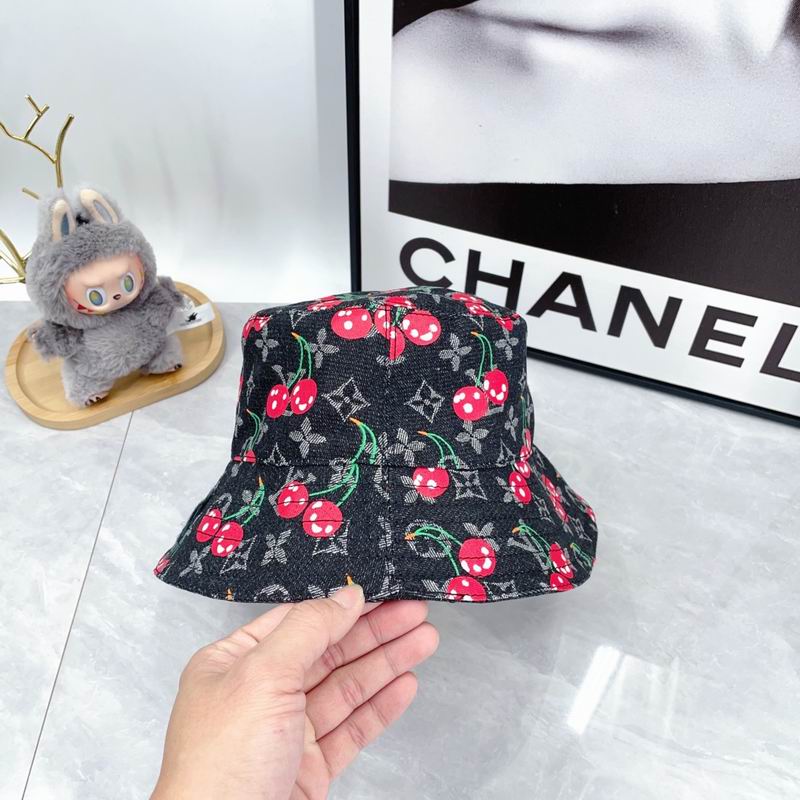 LV Hat dx (1673)