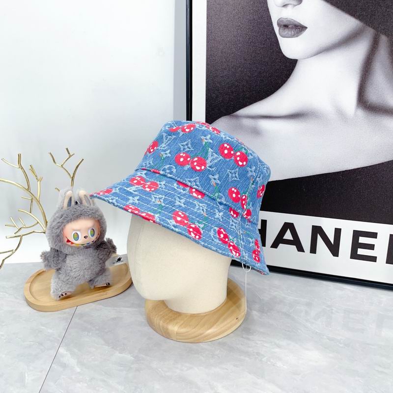 LV Hat dx (1686)