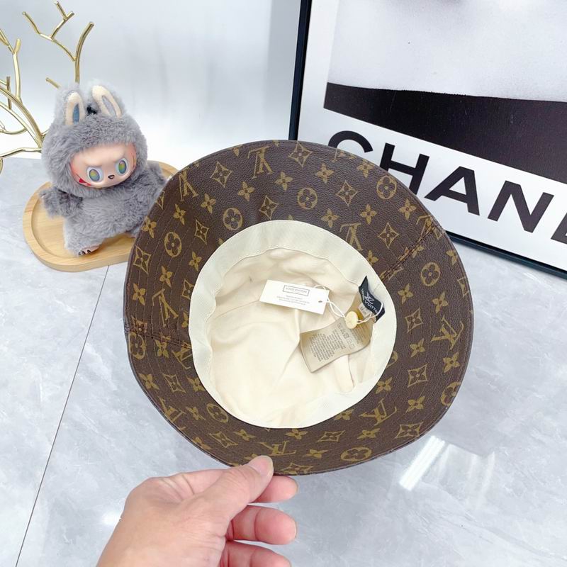 LV Hat dx (1690)
