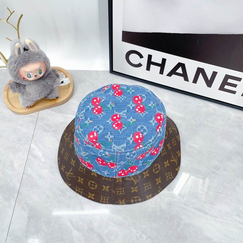 LV Hat dx (1692)