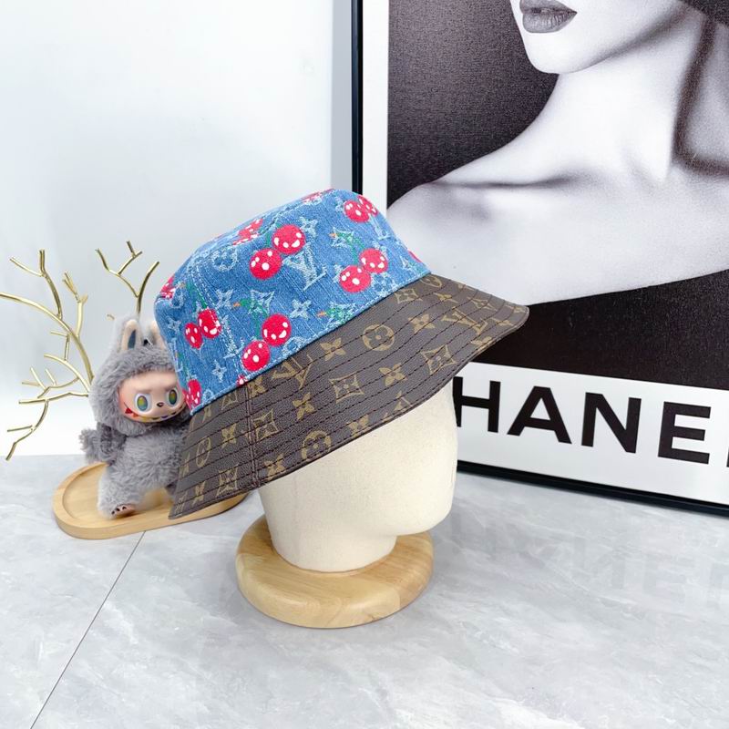 LV Hat dx (1696)