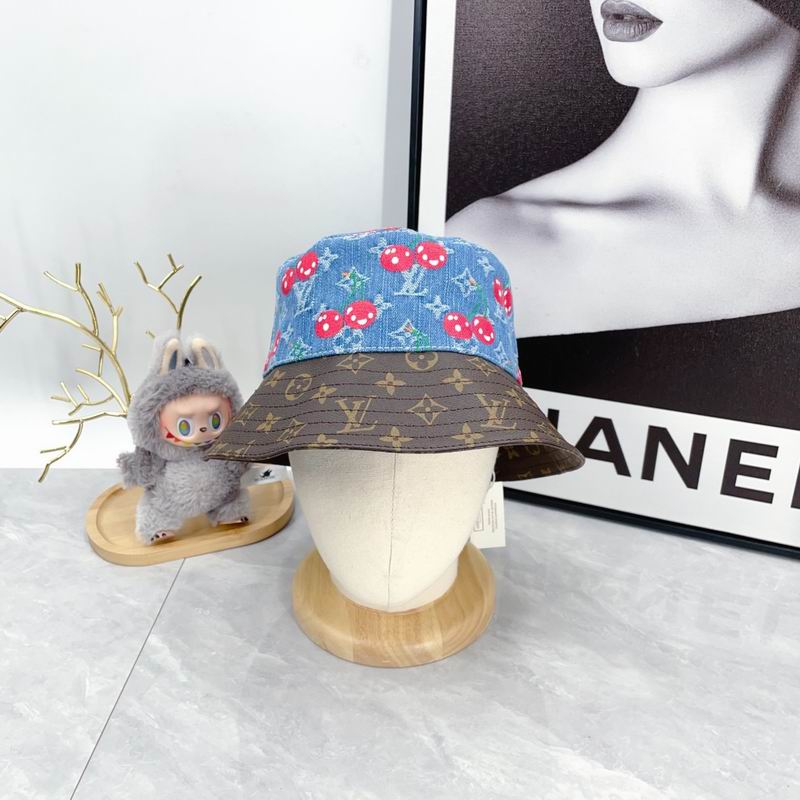 LV Hat dx (1697)