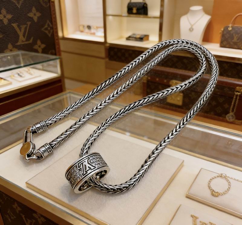 LV Necklace 02yxs67 (5)