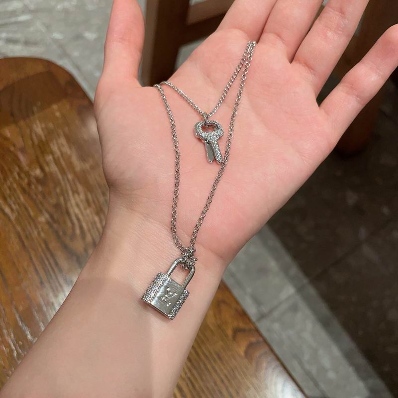 LV Necklace 03yxs167 (1)