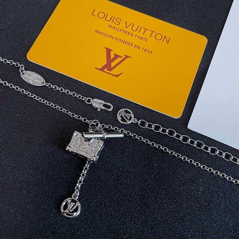 LV Necklace 03yxs172 (10)