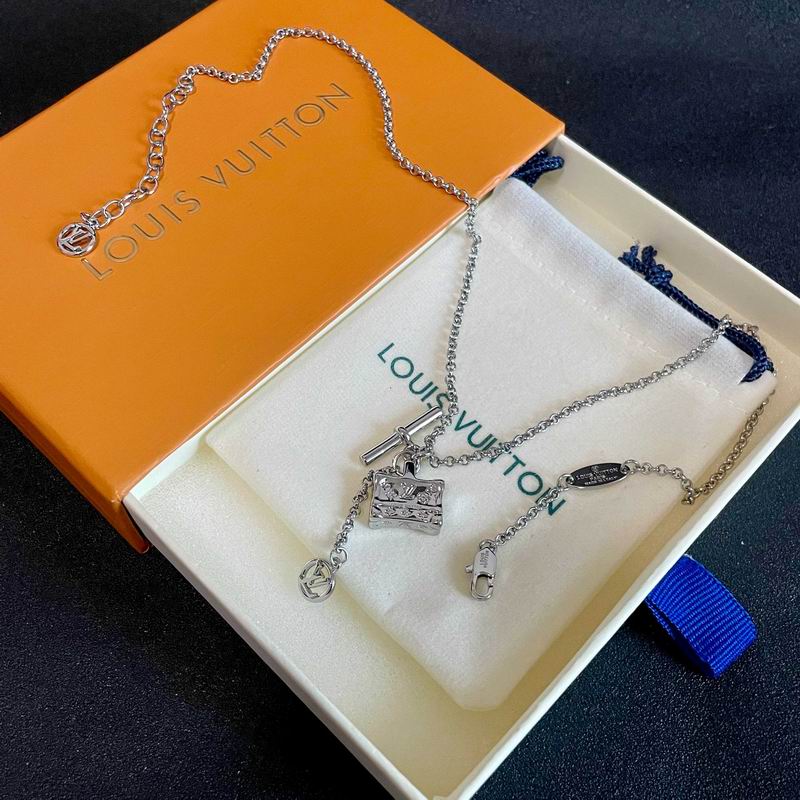 LV Necklace 03yxs172 (12)