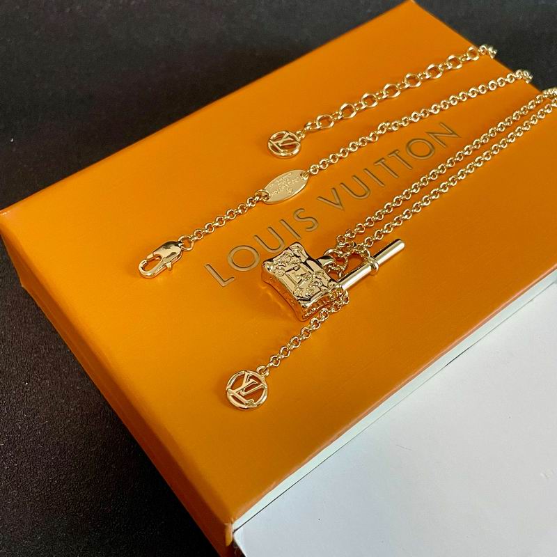 LV Necklace 03yxs172 (3)