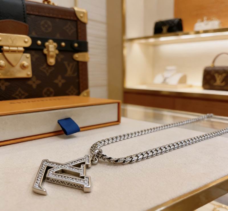 LV Necklace 03yxs182 (3)