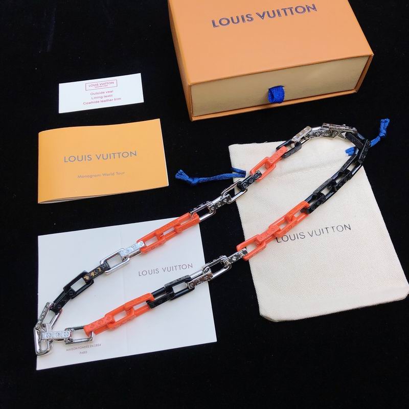 LV Necklace 03yxs185 (8)