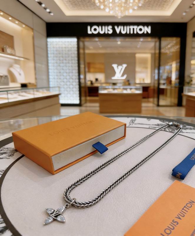 LV Necklace 03yxs186 (2)