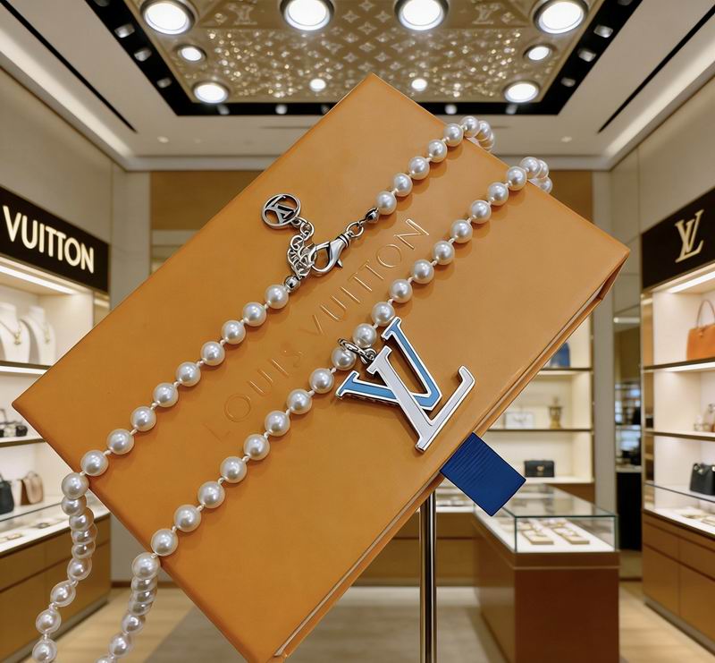 LV Necklace 03yxs190 (1)