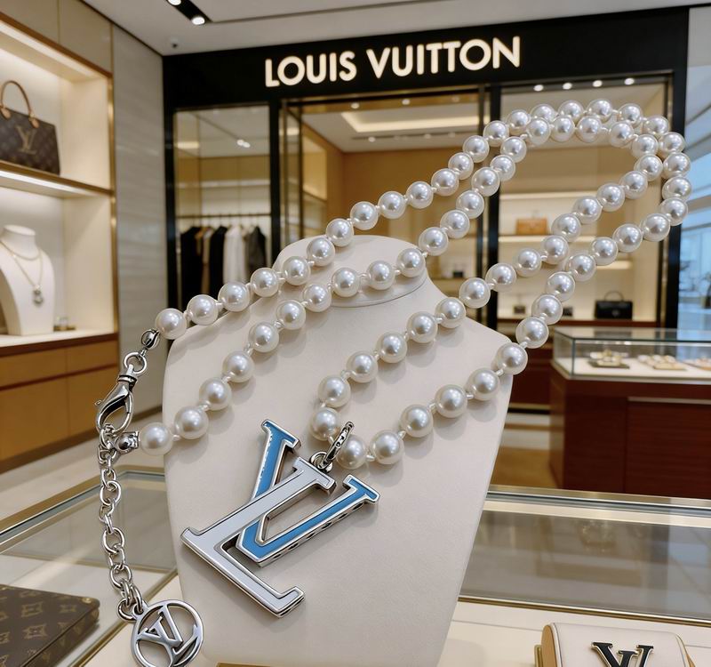 LV Necklace 03yxs190 (2)