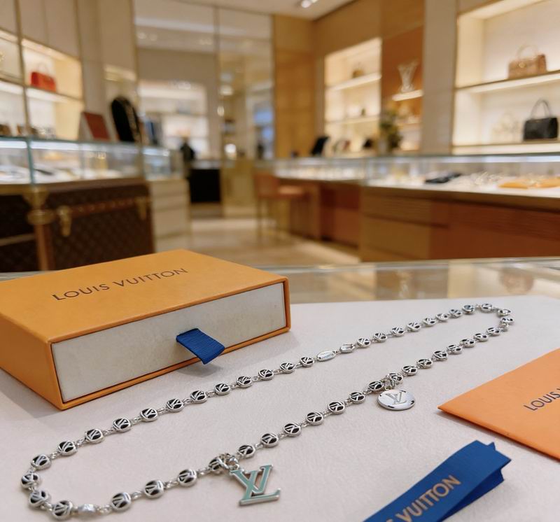 LV Necklace 03yxs195 (6)