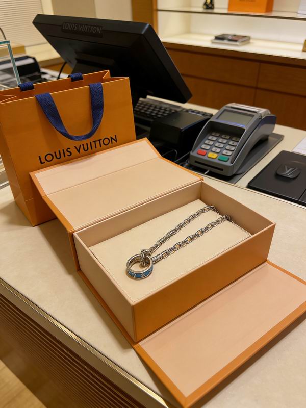 LV Necklace 03yxs223 (3)