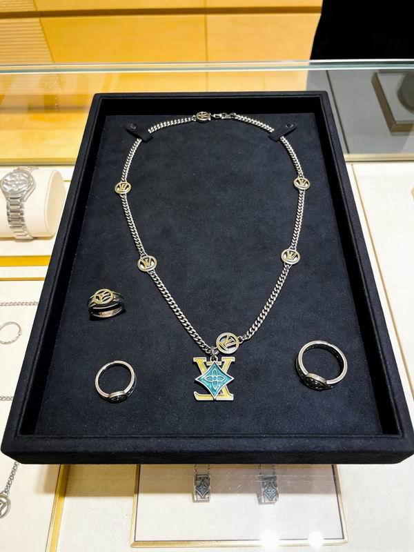 LV Necklace 03yxs224 (3)