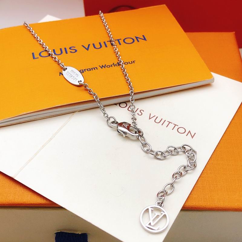 LV Necklace 03yxs240 (4)