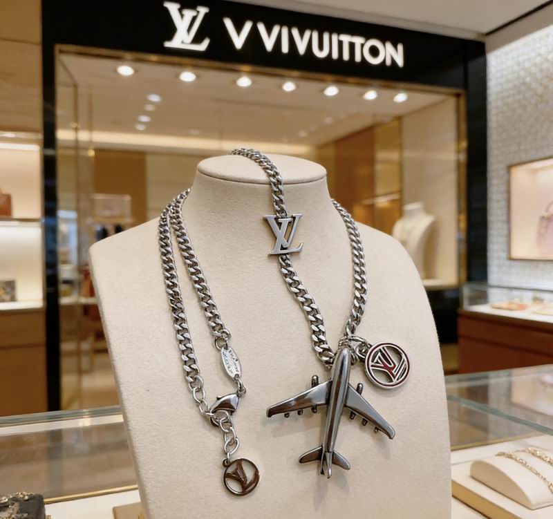 LV Necklace 03yxs245 (6)