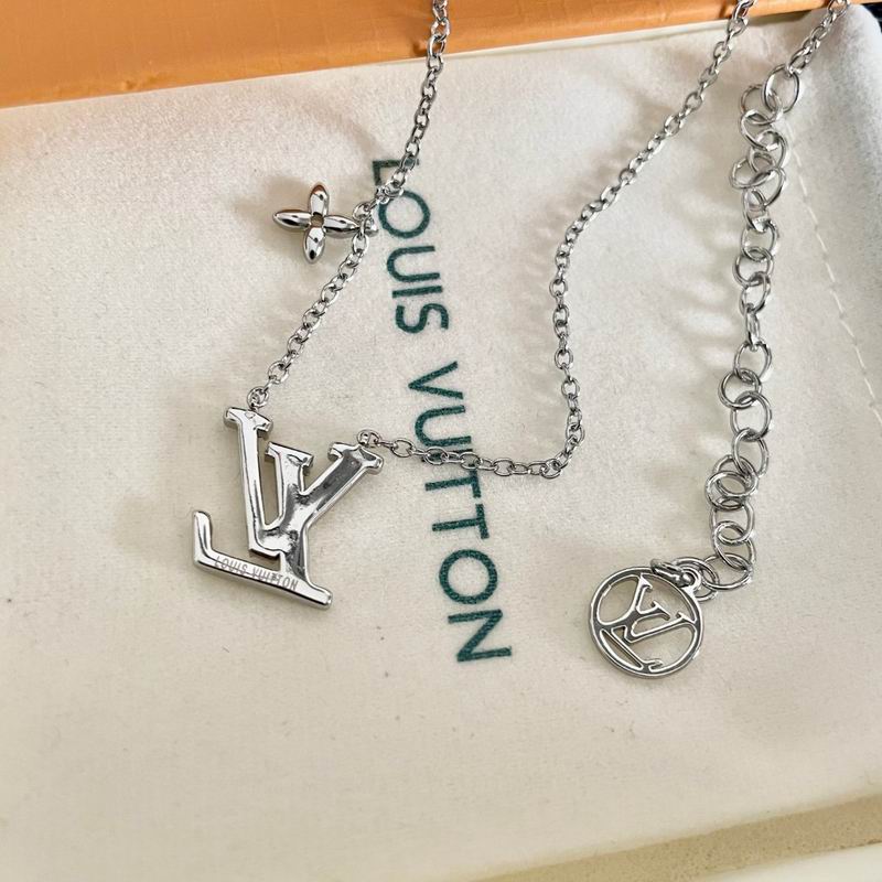 LV Necklace 03yxs250 (5)