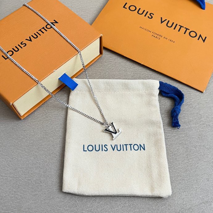 LV Necklace 03yxs263 (5)