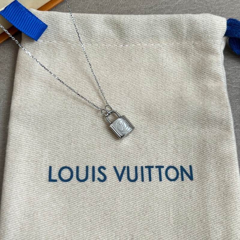LV Necklace 03yxs264 (4)