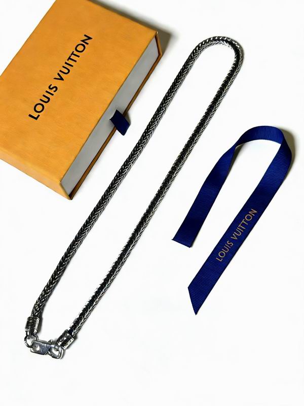 LV Necklace 03yxs265 (2)