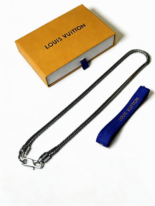 LV Necklace 03yxs265 (4)
