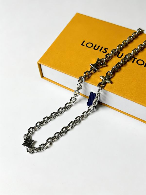 LV Necklace 03yxs266 (10)