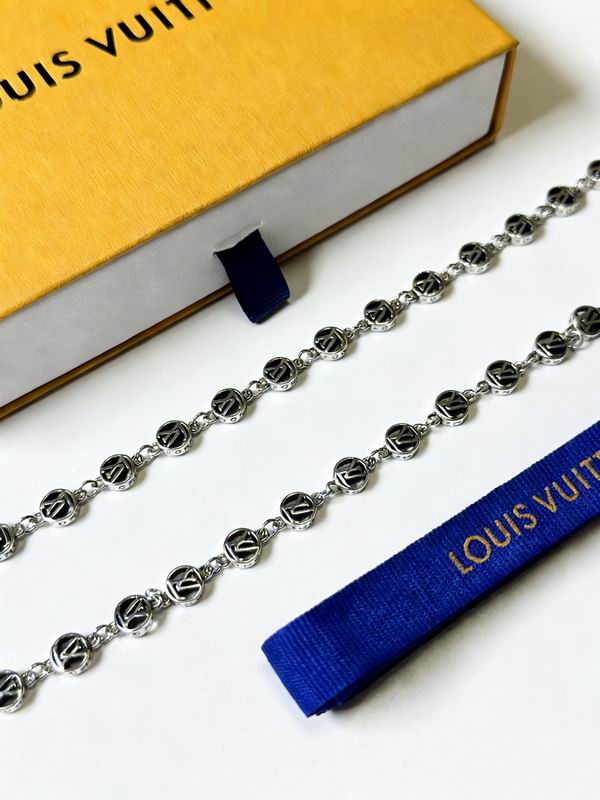 LV Necklace 03yxs270 (2)
