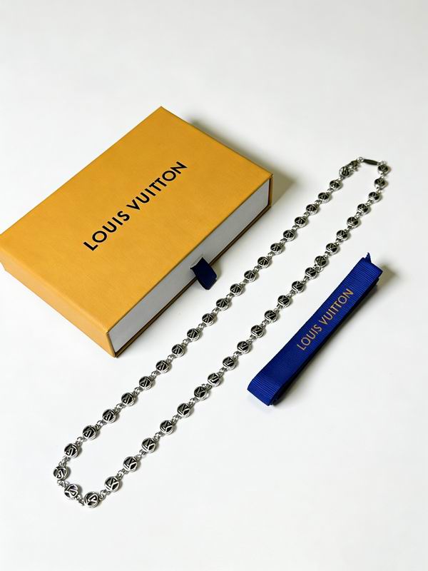 LV Necklace 03yxs270 (3)