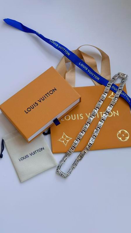 LV Necklace 03yxs272 (1)