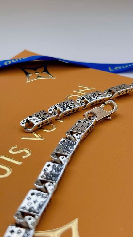 LV Necklace 03yxs272 (4)