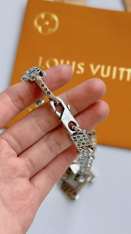 LV Necklace 03yxs272 (5)