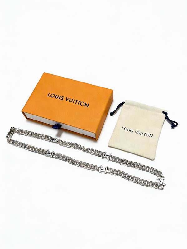 LV Necklace 03yxs275 (6)