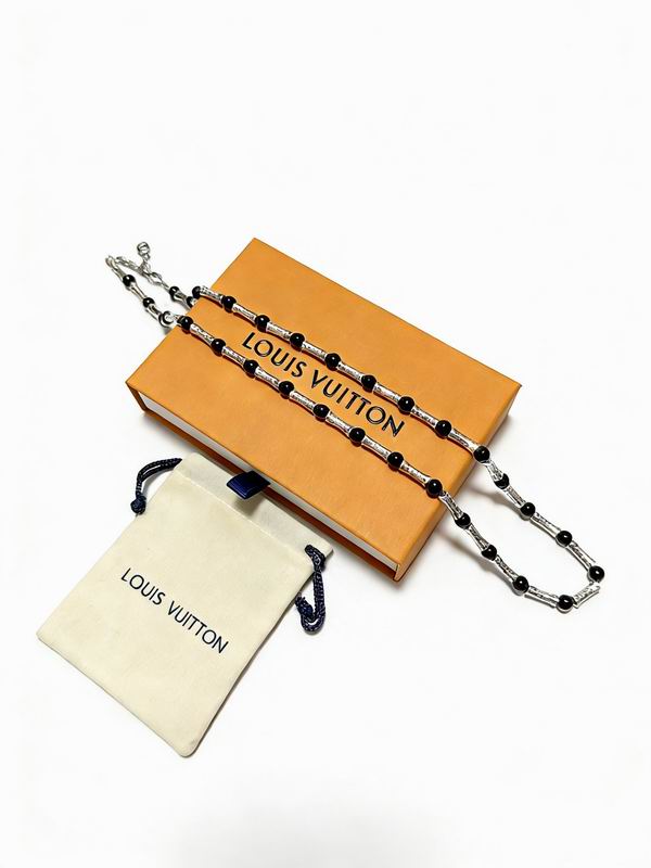 LV Necklace 03yxs276 (4)