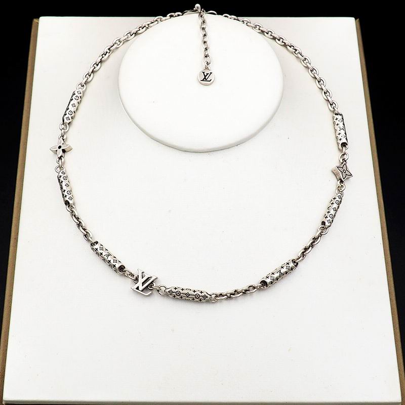 LV Necklace 04yxs291 (6)