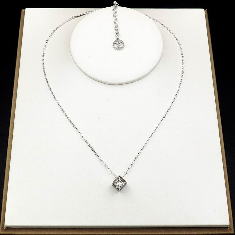 LV Necklace 04yxs292 (2)